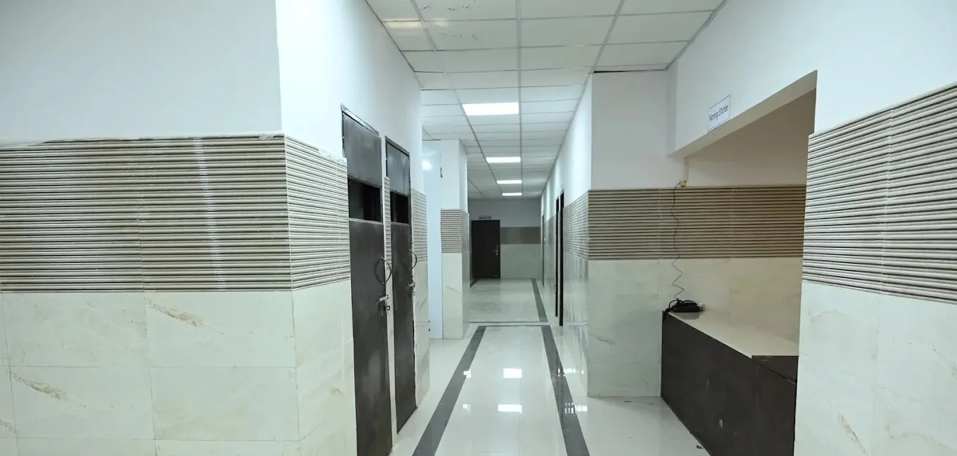Queens Medicare hospital building, Dubagga, Lucknow